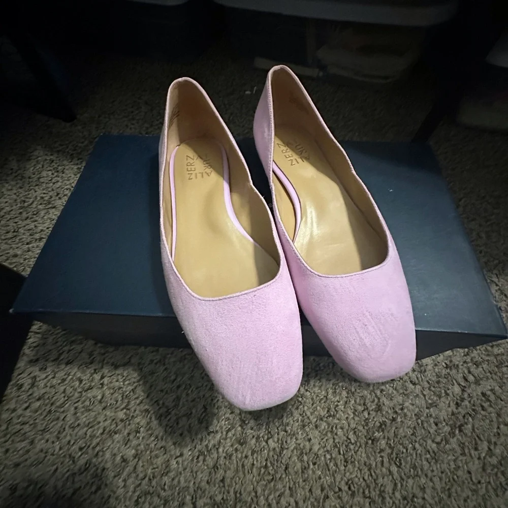 NATURALIZER Cody flats size 7 wide
Lilac orchid color
Wide fit! Worn once - Picture 1 of 7